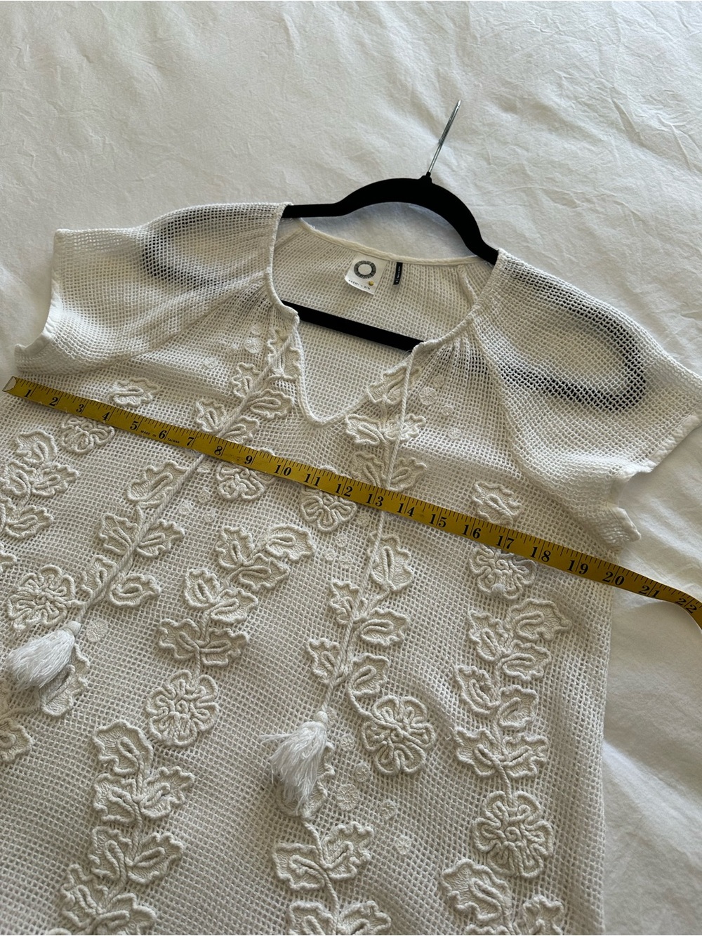 Anthropologie Akemi + Kin Embroidered Crochet Top with Tassel Tie, size medium - Picture 8 of 14